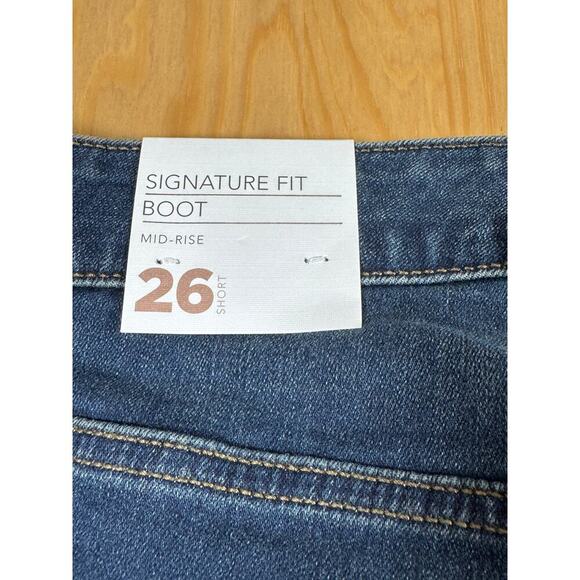 NWT Lane Bryant Signature Fit Bootcut Mid rise Size 26 Short dark wash - Picture 6 of 8